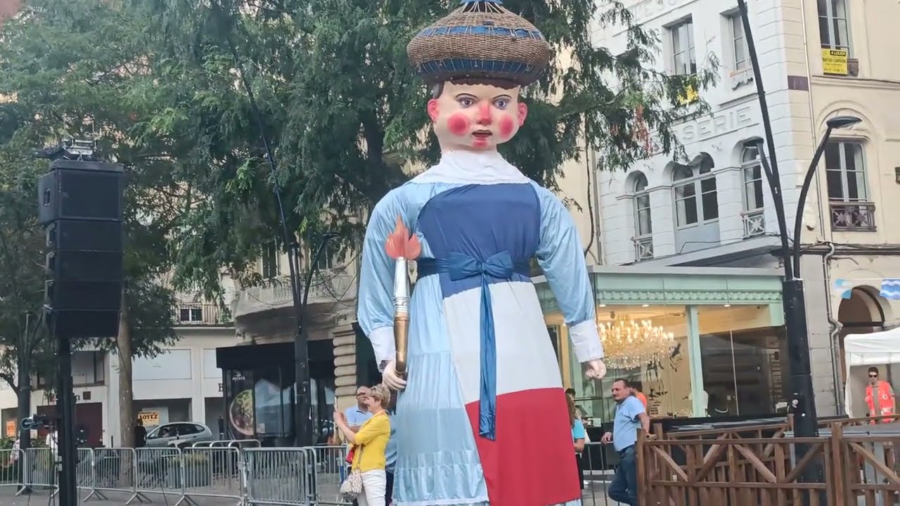 Spectacle des fanfares Valenciennes les folies de binbin 2024