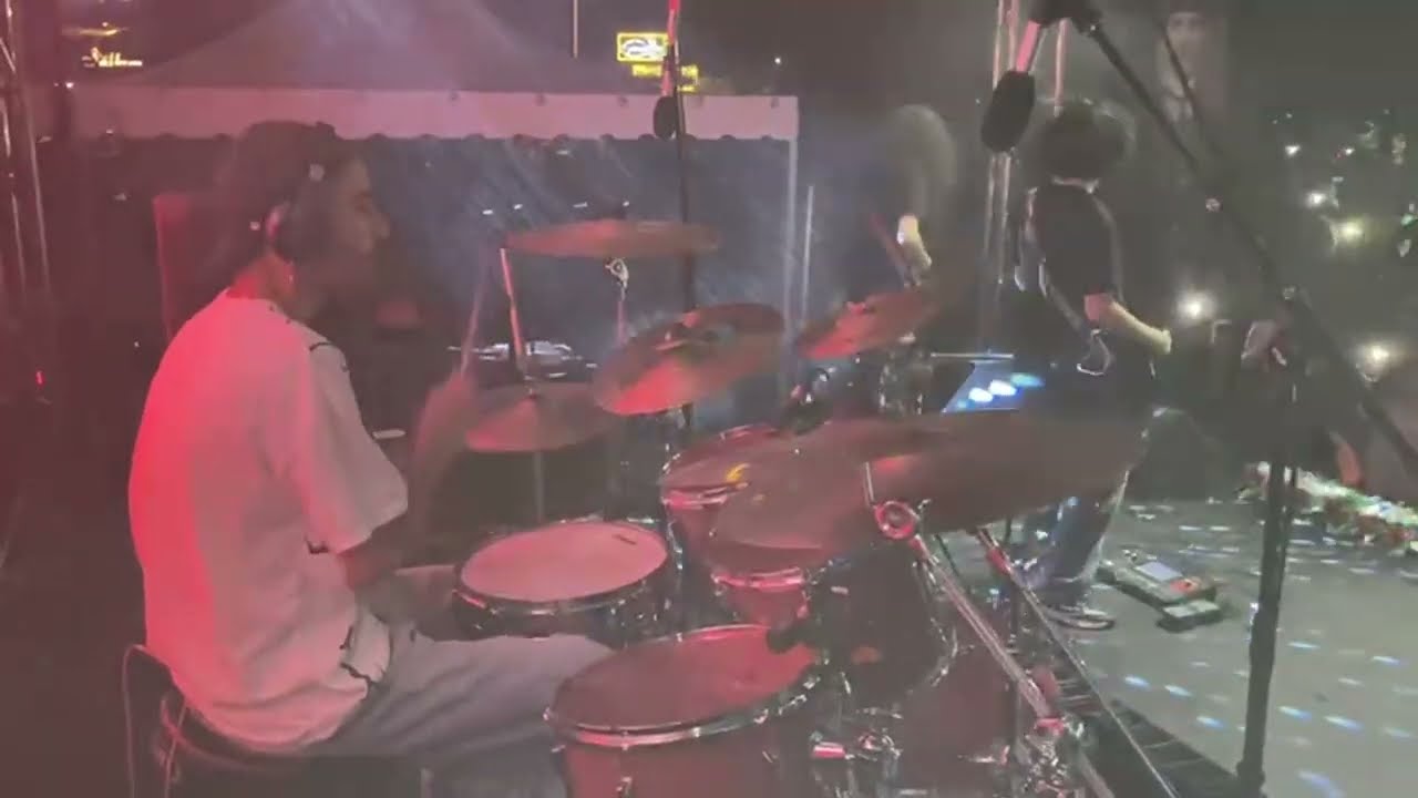 Ayşegül Fırat Değmesin Ellerimiz Drum Cam