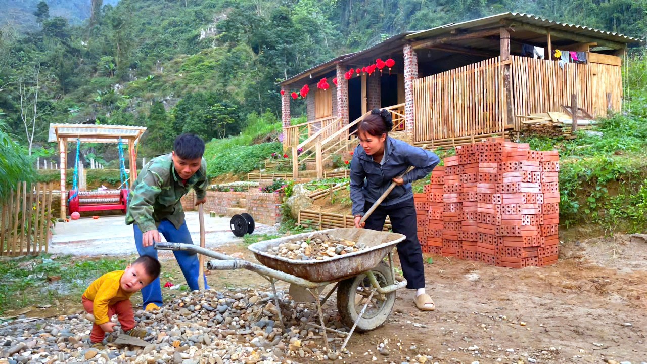 SU & HUYEN's journey of clearing sand and gravel: Joy with their little one after a hard day's work