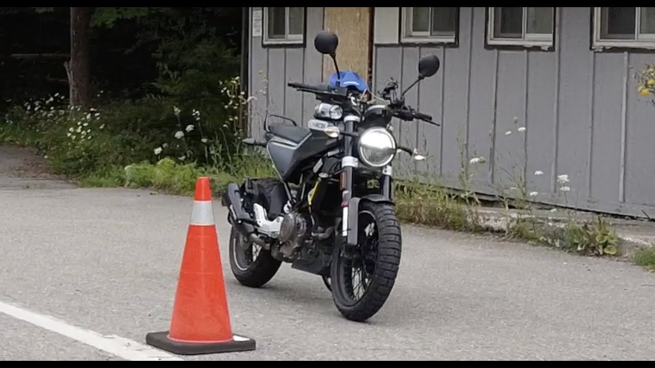 Husqvarna Svartpilen 401 - Forks Of The Credit - Coffee Run