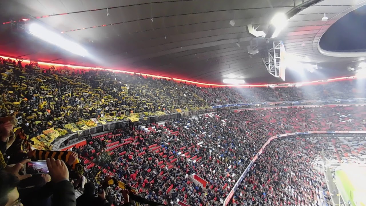 Kitrinomauri laothalassa 4000 AEK fans allianz arena bayern vs AEK