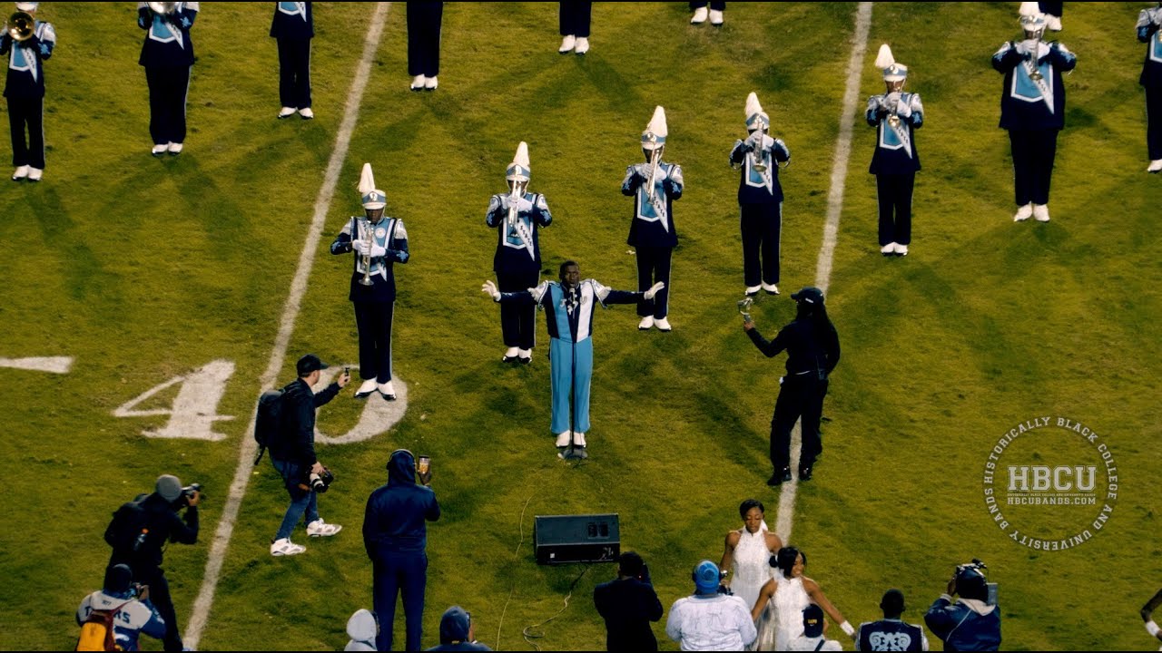 JSU Drum Major wows the crowd singing Marvin Sapp's Gospel Hit 
