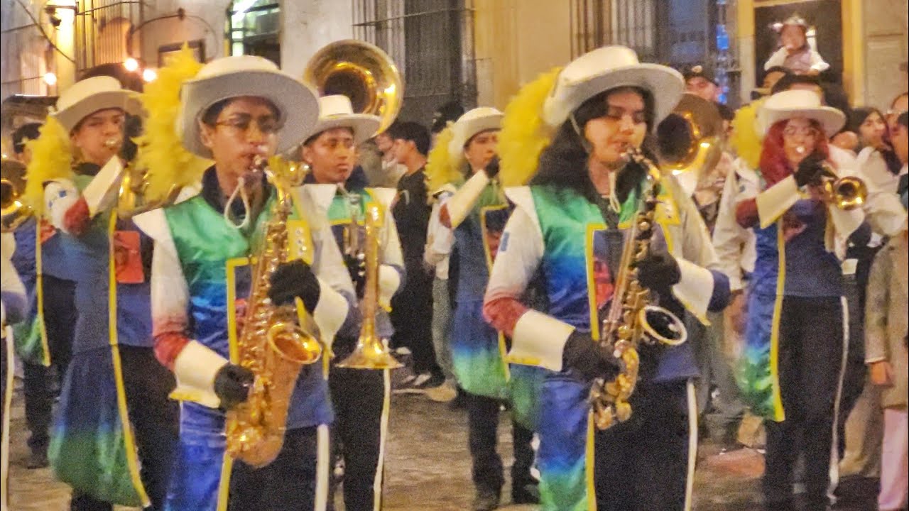 Rafael Arévalo Show Band Antigua Guatemala | Noche de Faroles 2025