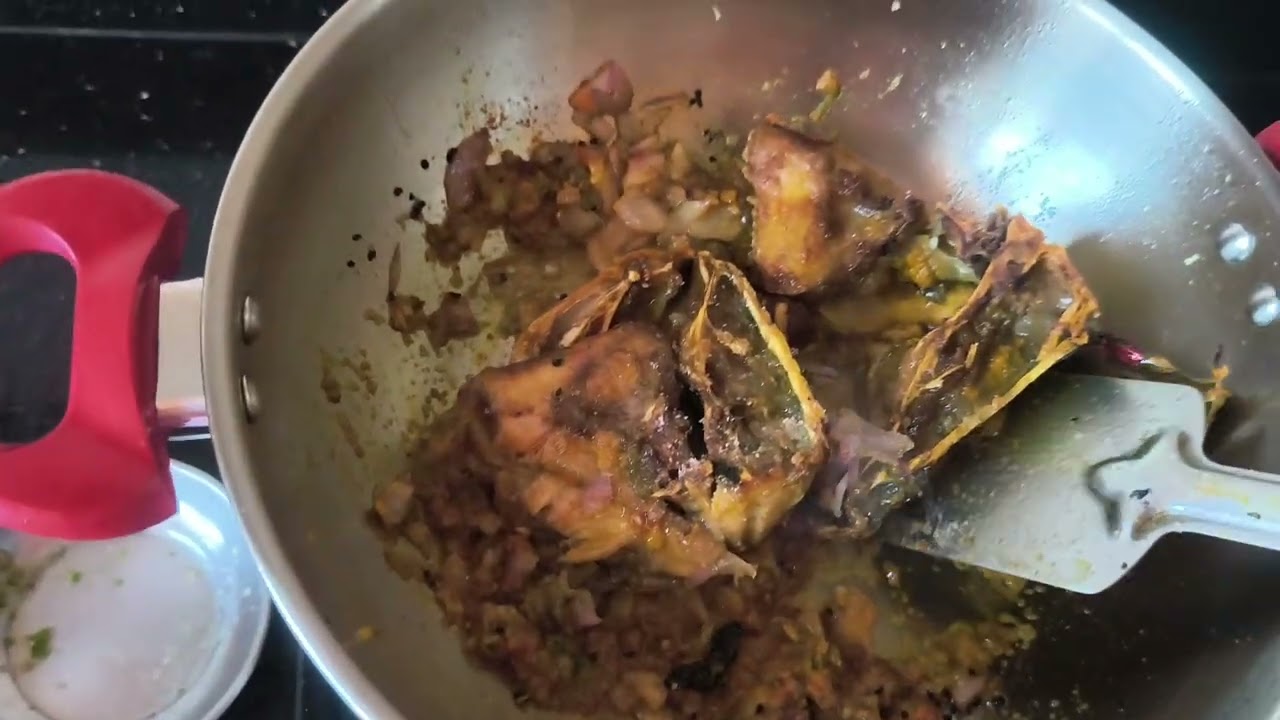 Rohu Machli  Ki Mundi # Baingan ka Bharta # Ka Desi #yummy Recipe 