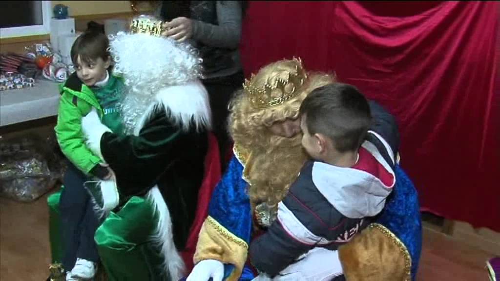 VISITA DE LOS REYES MAGOS A LA URBANIZACIÓN BUENAVISTA DE ALBOLOTE