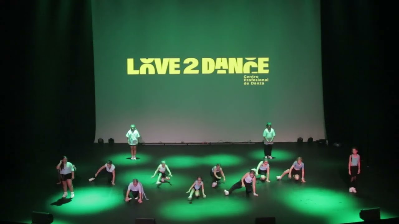 XI PRESENTACIÓN Love 2 Dance / Danza Urbana 8 Medio