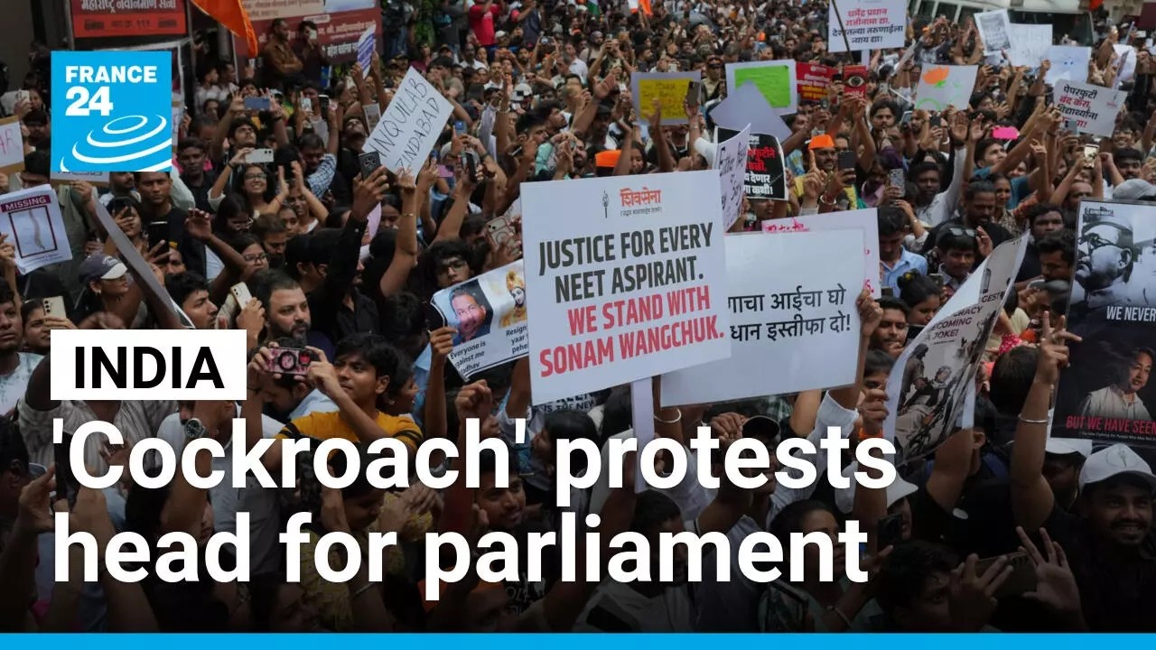 India's Cockroach party leads thousands of youth in protest to parliament &bull; FRANCE 24 English