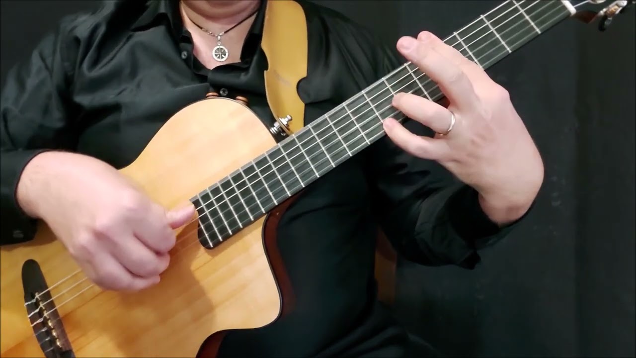 Francesco Buzzurro plays 