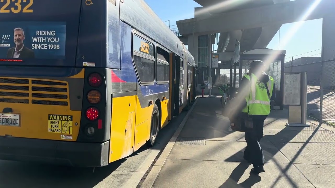 King County Metro & Sound Transit Bus Action @ Sodo Busway & Royal Brougham 1/24/26