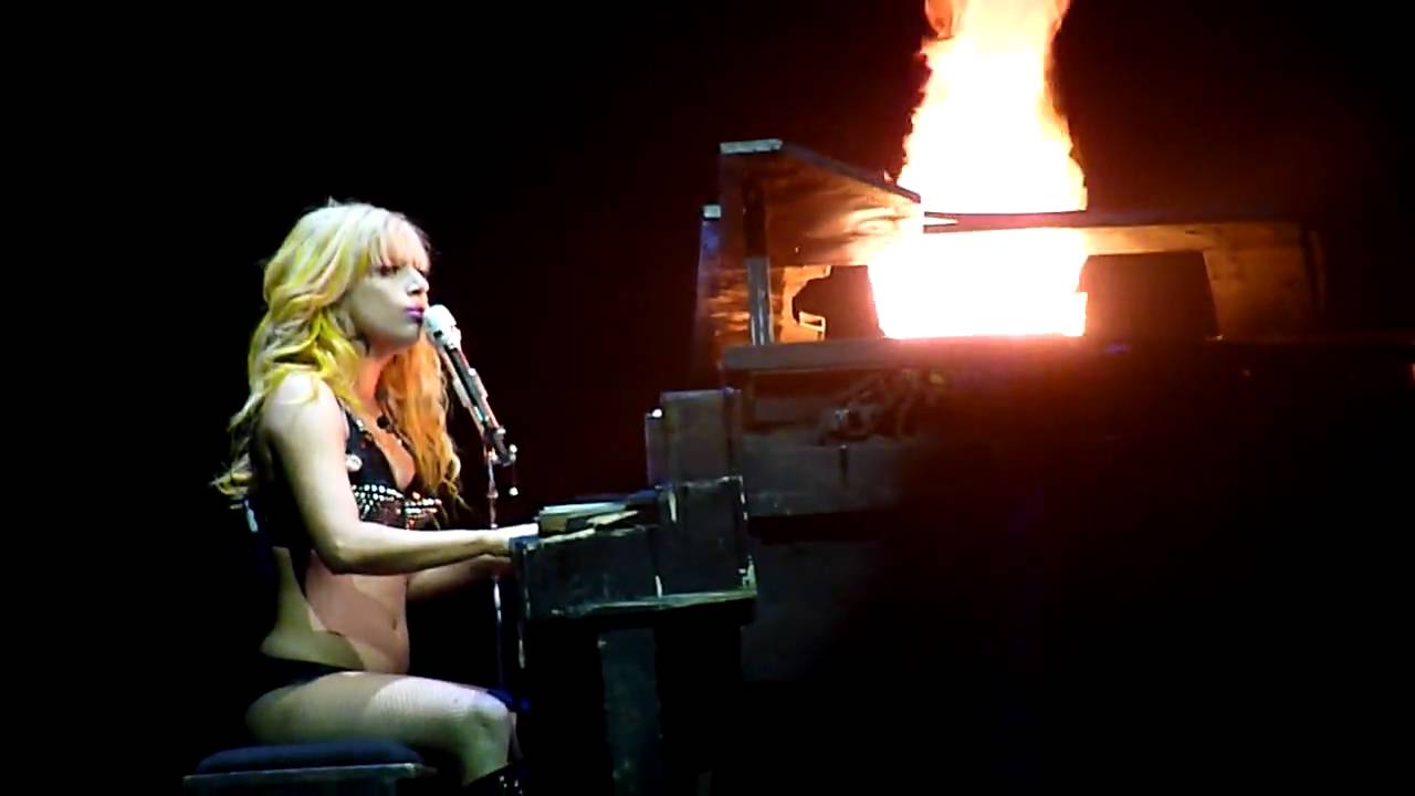 Lady Gaga Monster Ball 2010 - Speechless HD (live at HP Pavilion 8/17)