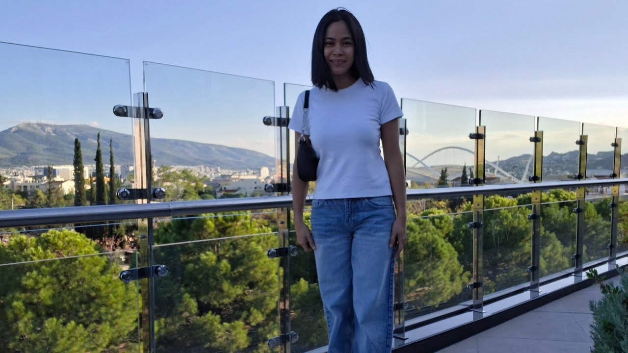Maganda pala ang view sa  labas The Mall.