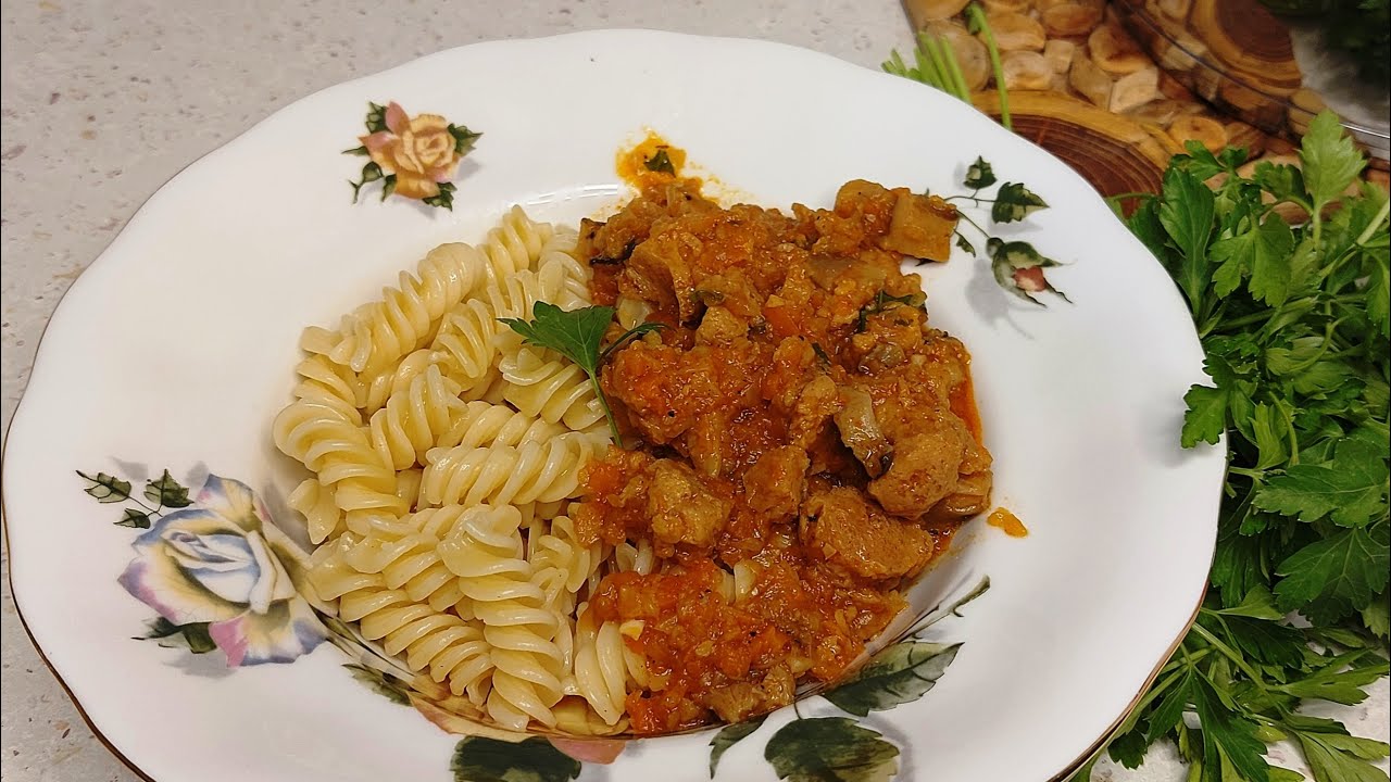 POSNI GULAŠ OD GLJIVA BUKOVAČA I SOJE - VEGAN  - OYSTER MUSHSHROOM AND SOY GOULASH