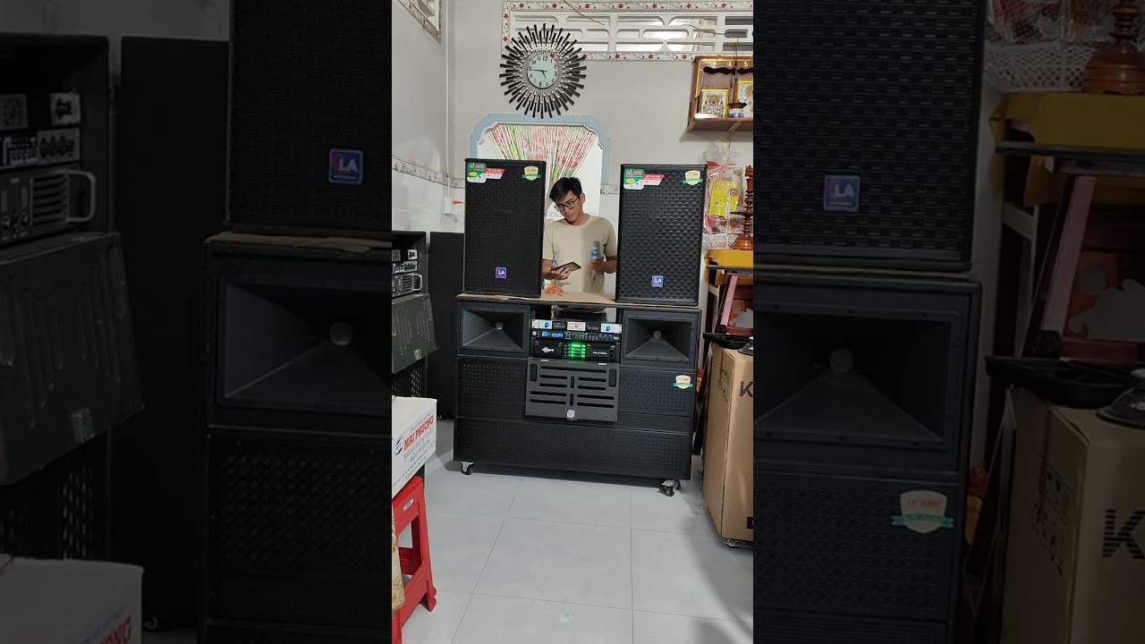 Ông tổ sư của loa kéoĐánh mạnh như máy bay B52