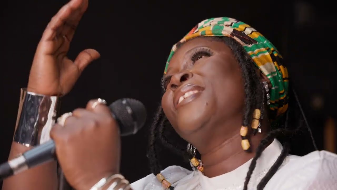 Esther Smith - Yesu Meda Wase (Visualizer)