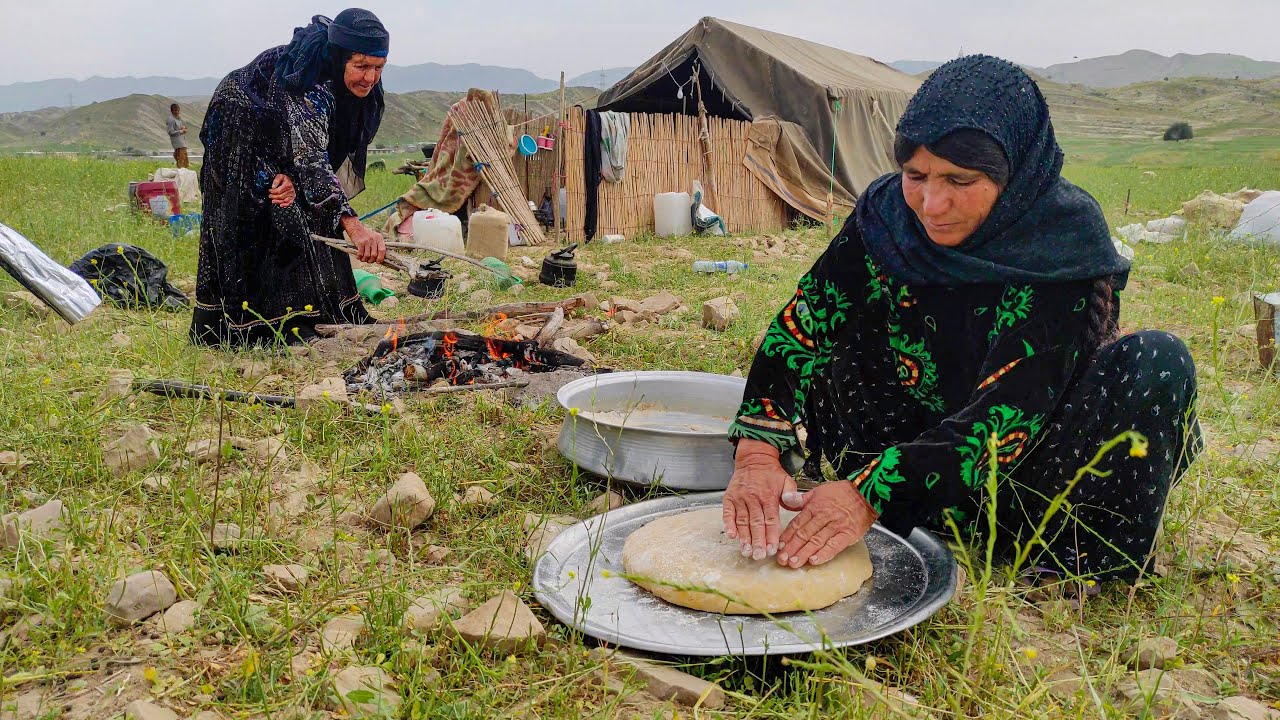 IRAN Village Cooking: Baking bread under charcoal (Gerdeh) in the nomadic way/پخت نان گرده زیر زغال