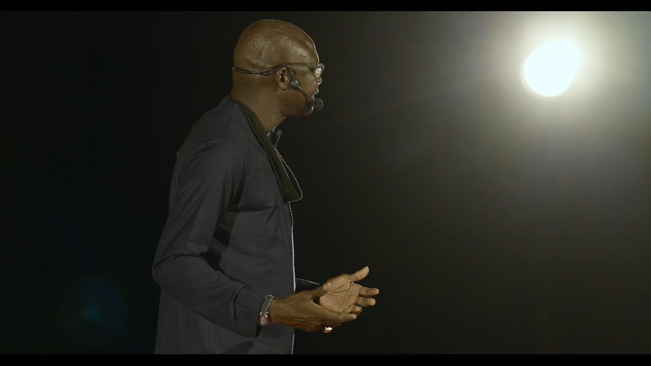 La vie au delà des difficultés - Dr Massamba GUEYE | Dr Massamba Gueye | TEDxFann