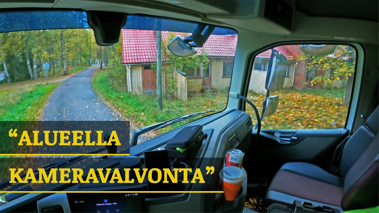 Autioitunut asuinalue metsän keskellä  - muovipiiri vei ihme paikkoihin