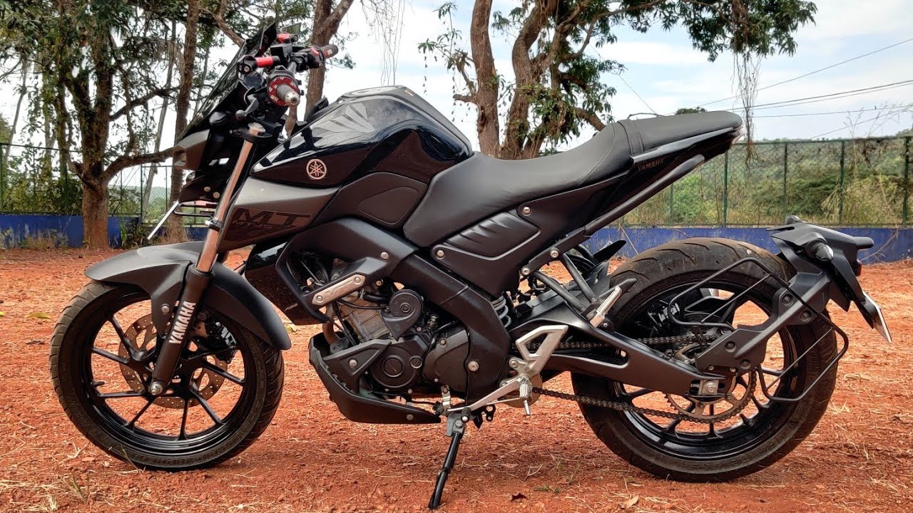 MT-15 V1 wrapped in Alluminium Swingarm & Customised Tail Tidy..😍