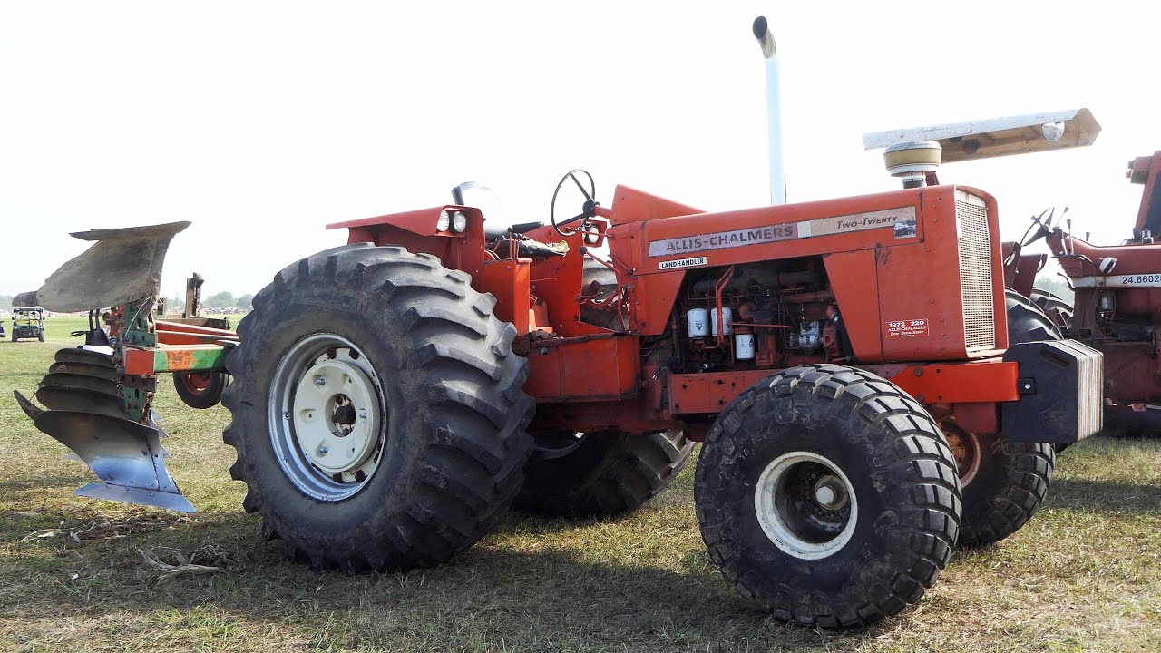 Allis-Chalmers Tractors at Half Century of Progress Show 2023