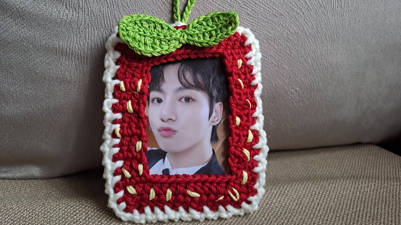 #69 How To Crochet Photocard Holder 🍓🍓 | Strawberry Charm Bag