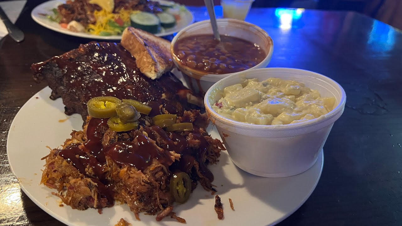 We Ate at Sauced Hogs BBQ Grill and Bar in Hernando, FL | Great BBQ Options | BBQ Restaurant Review