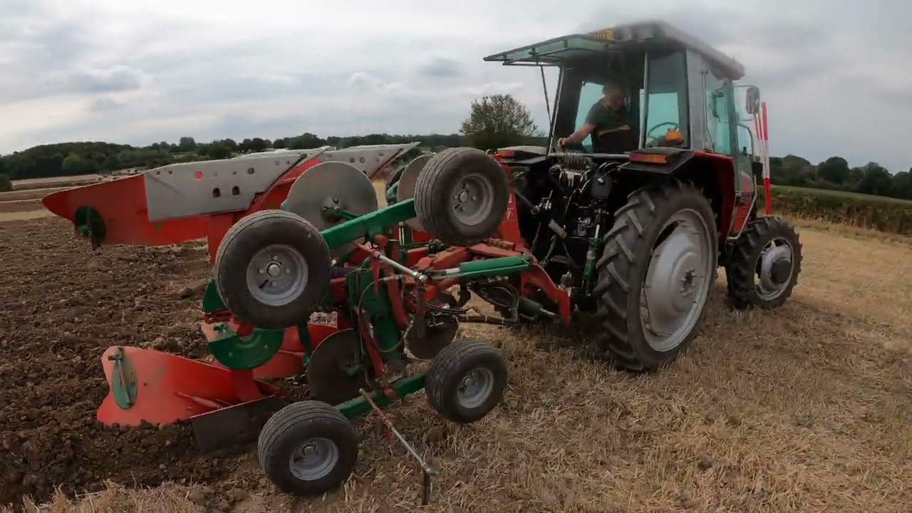 1992 Massey Ferguson 3070 Autotronic 3.9 Litre 4-Cyl Diesel Tractor (88 HP) with Kverneland Plough