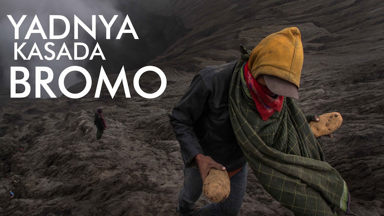 Upacara adat Yadnya Kasada - Harmoni di Bromo