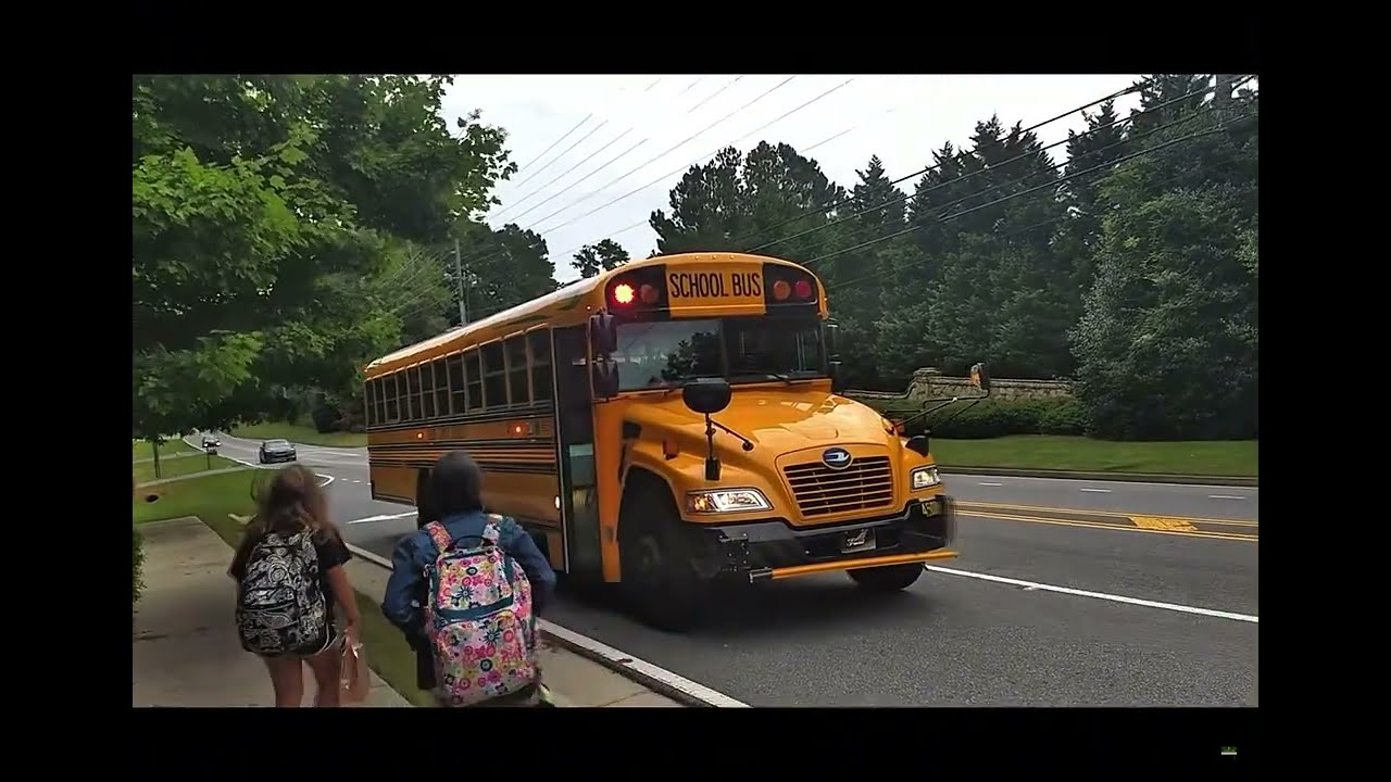 The difference between US and UK school buses