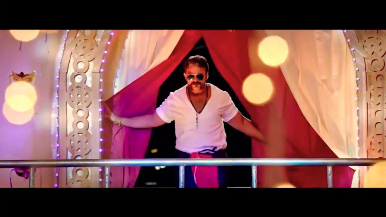 Shaji Pappan Mass Entry in Aadu 2 _ft: Jayasurya