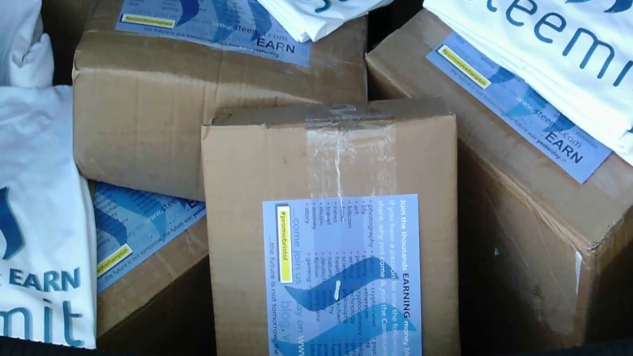 STEEMIT: Car packed and ready to go set off to Wolverhampton with 15,000 Flyers for Matt and Zoltan.