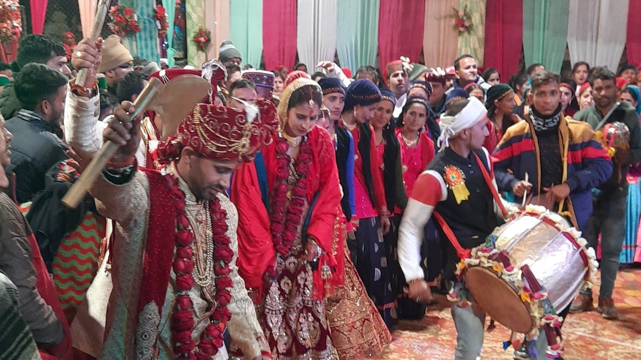 Pahari Dulha-Dulhan Dance | पहाड़ी रीति-रिवाज Jaunpuri ,Jaunsari Wedding video