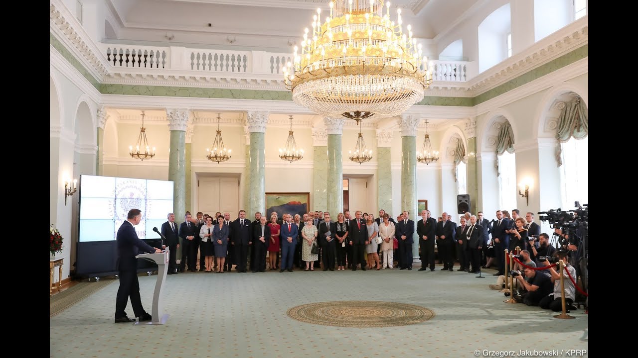 Andrzej Duda ogłosił listę osób, które 11 listopada br. zostaną uhonorowane Orderami Orła Białego