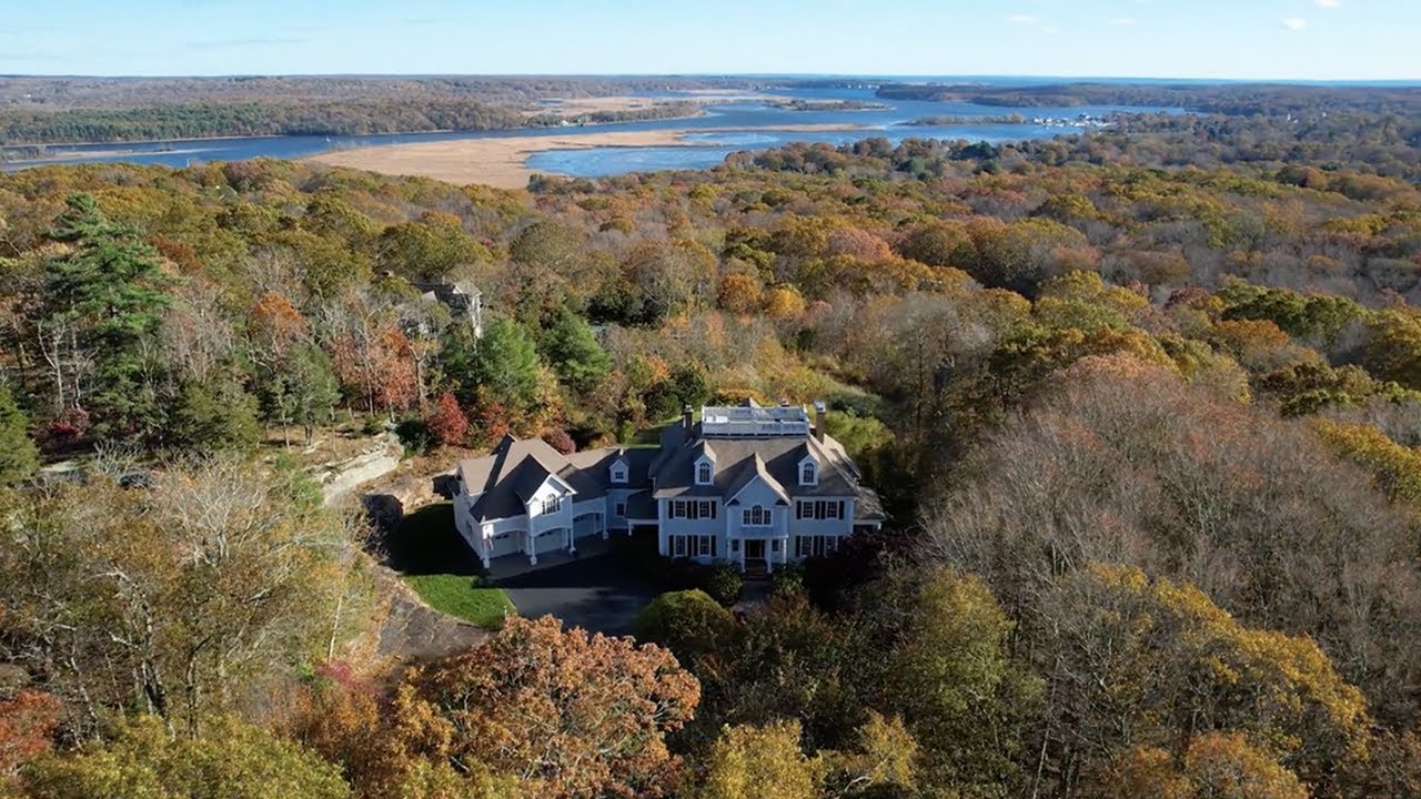 134 River Road, Essex, CT