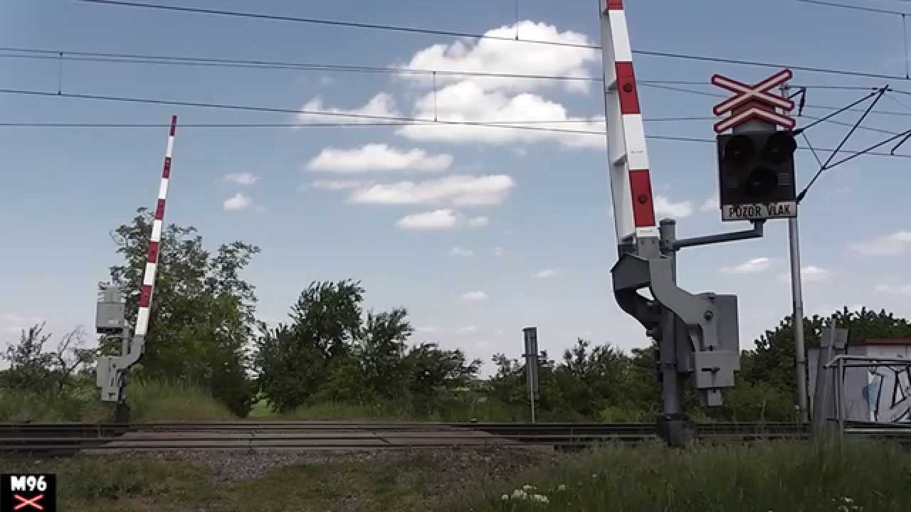 Železniční přejezd Pečky #1 [P4928] - 18.5.2015 / Czech railroad crossing