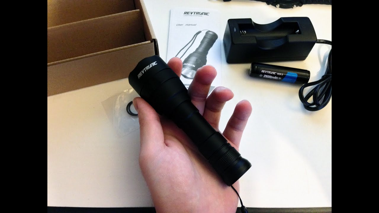 Revtronic F30B 800 Lumens Flashlight Unboxing & Review