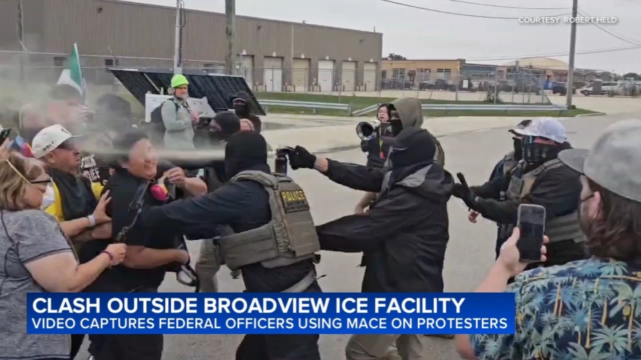 Protesters, federal agents clash outside Broadview ICE facility: videos, witnesses
