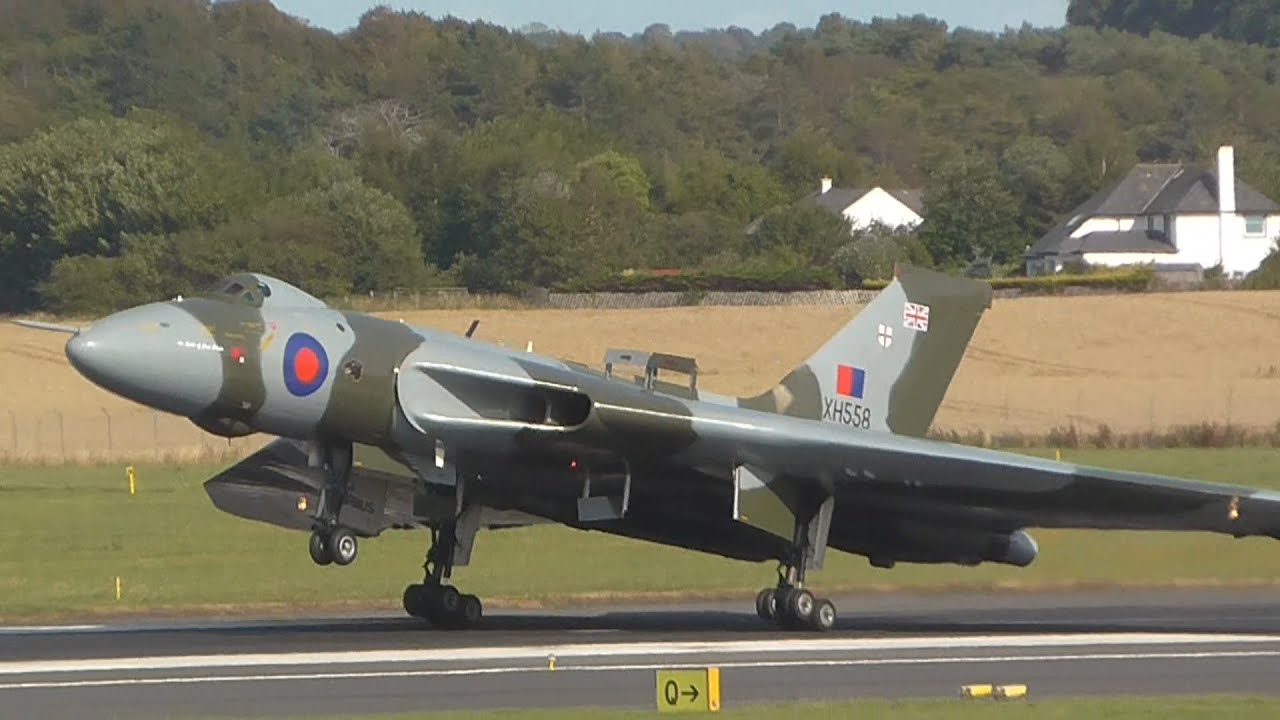 Avro Vulcan XH558 | Аварийное обслуживание носового колеса | Аэропорт Прествик (обновлено)