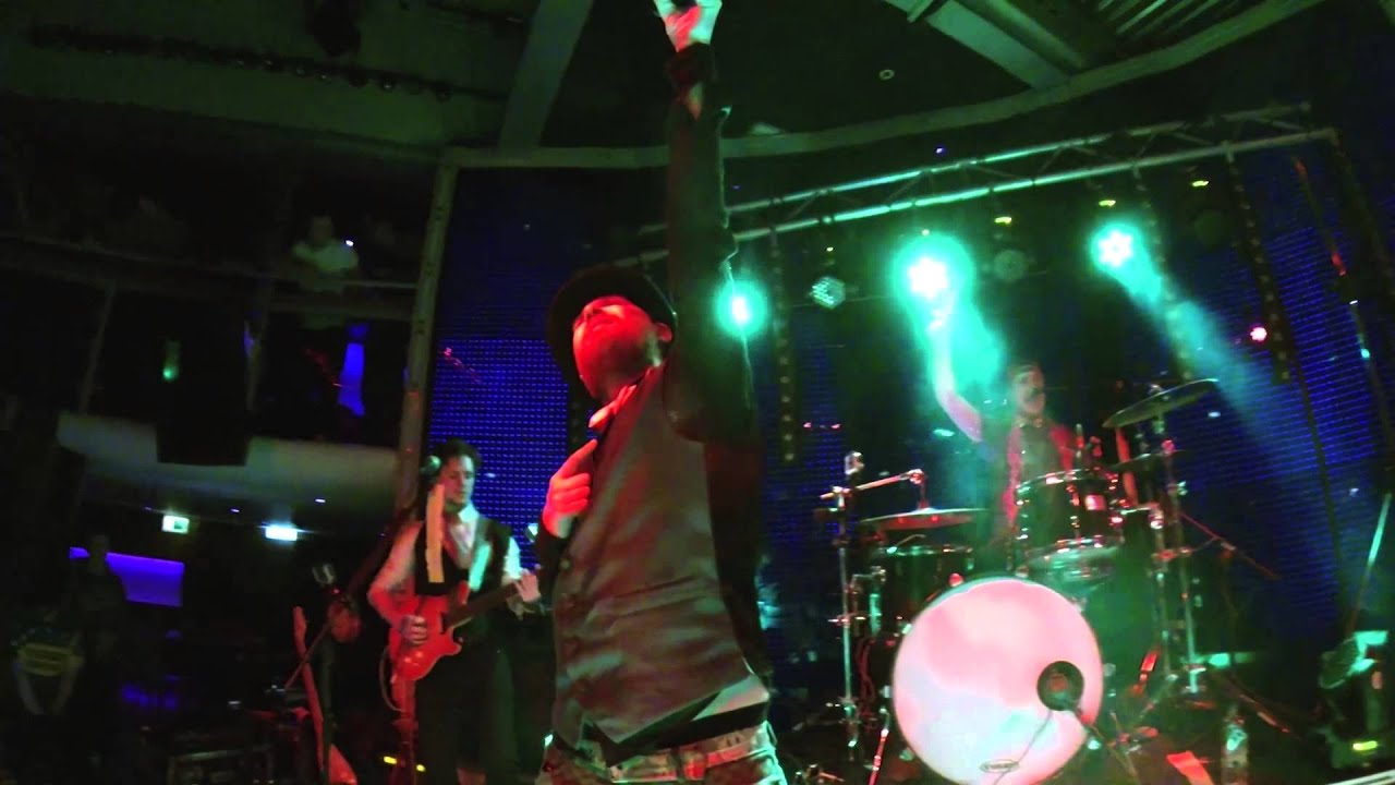 UV5 - Uptown Funk Live
