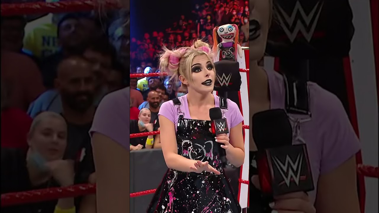Alexa had some words for Charlotte Flair!!😱😱