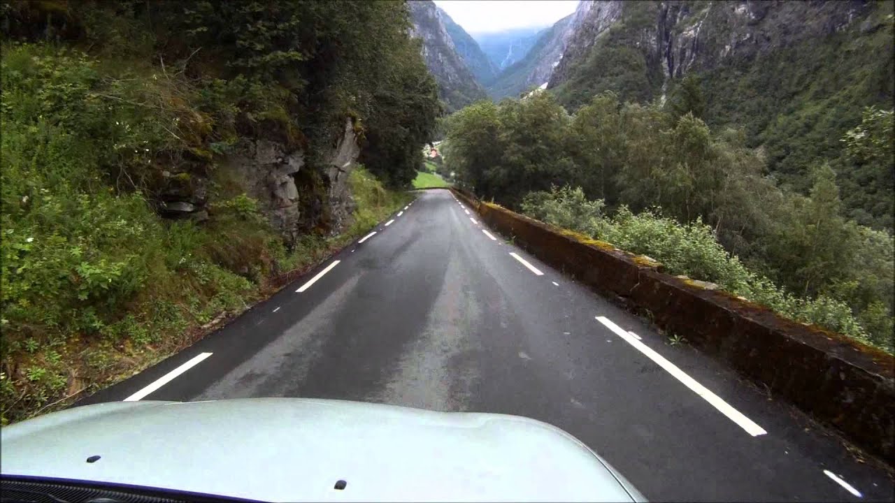 Heerlijke slingerweg in Noorwegen
