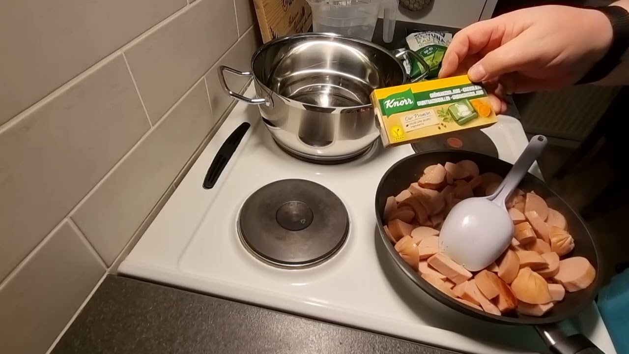 SJO kokkikulmaus.Nopea ja maittava makkarakeitto.😁