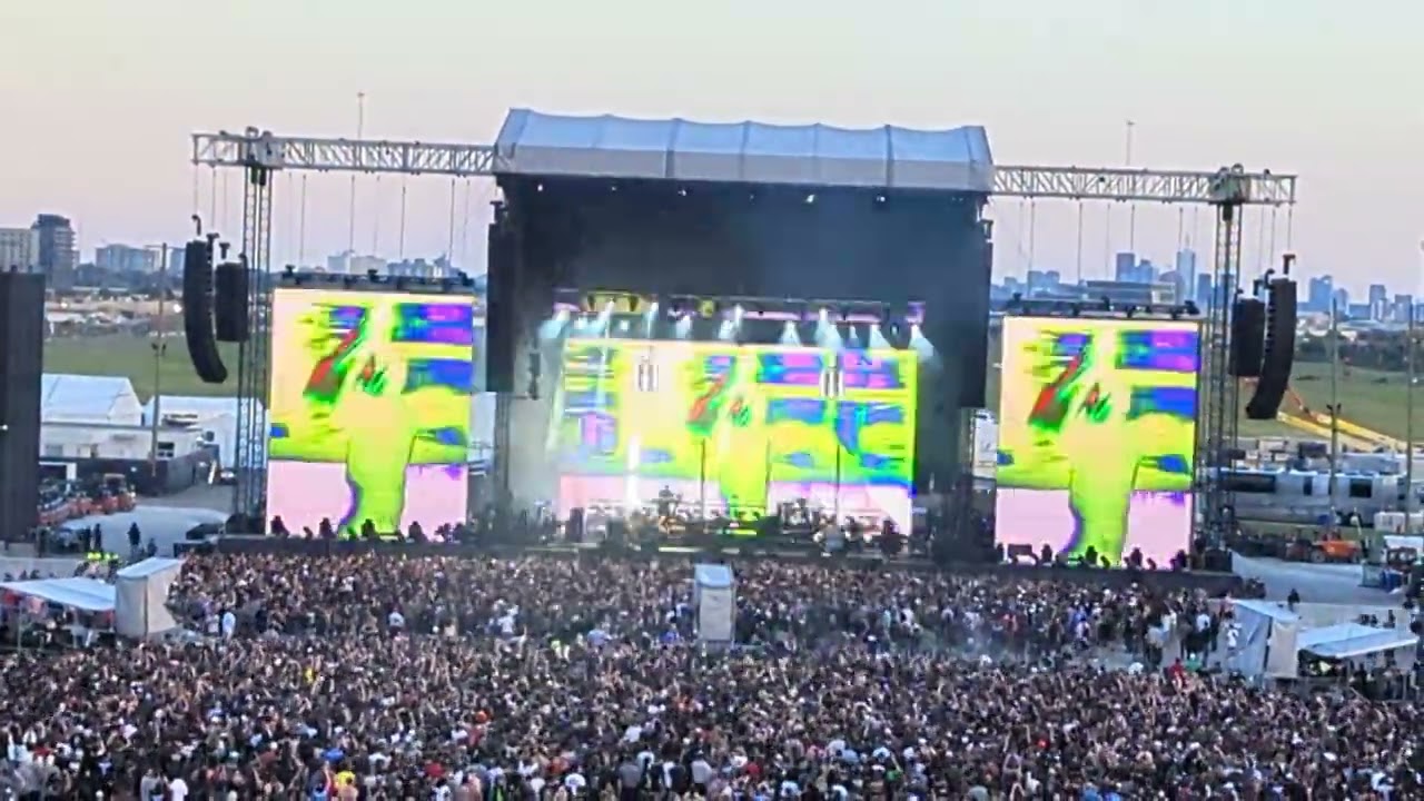 Deftones - Be Quiet and Drive (Far Away) and My Own Summer (Shove it) Live Toronto 2025