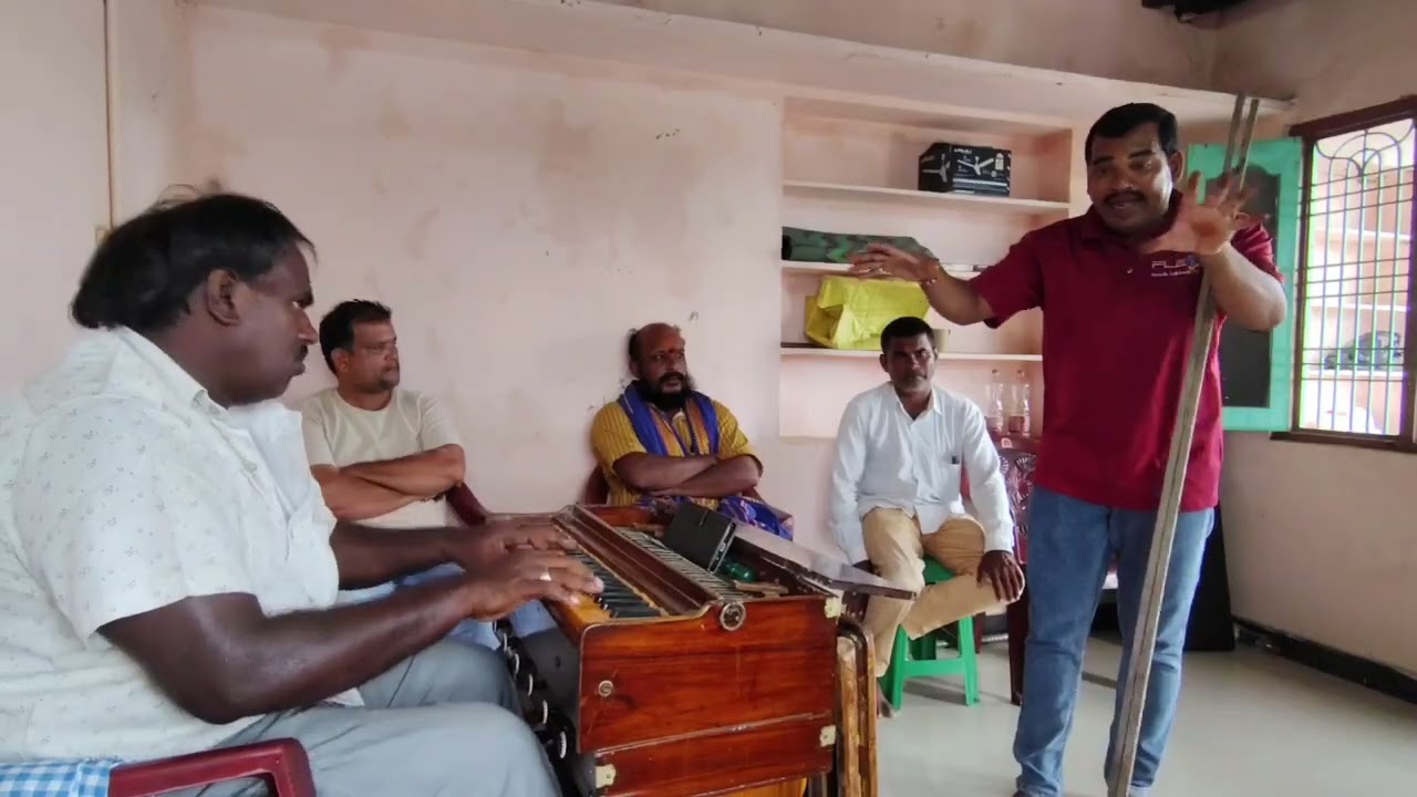 సత్య హరిచంద్ర కాటిసీను నుంచి కాబోలు పద్యం పాడిన వారు పేడాడ శేషగిరిరావు. హార్మోనియం సూరిబాబు గారు 