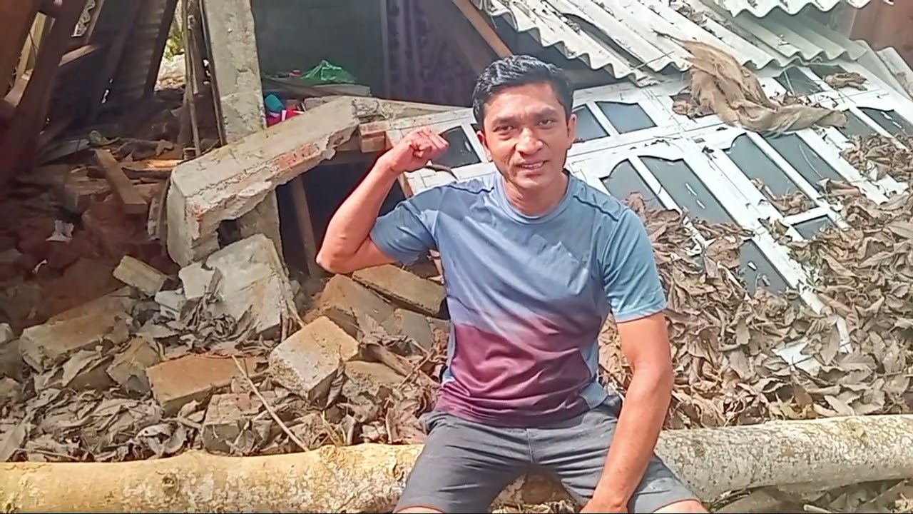 අපේ ගමේ ලොකුම නාය... අක්කර ගානක් කිලෝමීටරයකට වඩා  ගිහින්...ගෙවල් තුනක් විනාශයි....😥😥😥😥