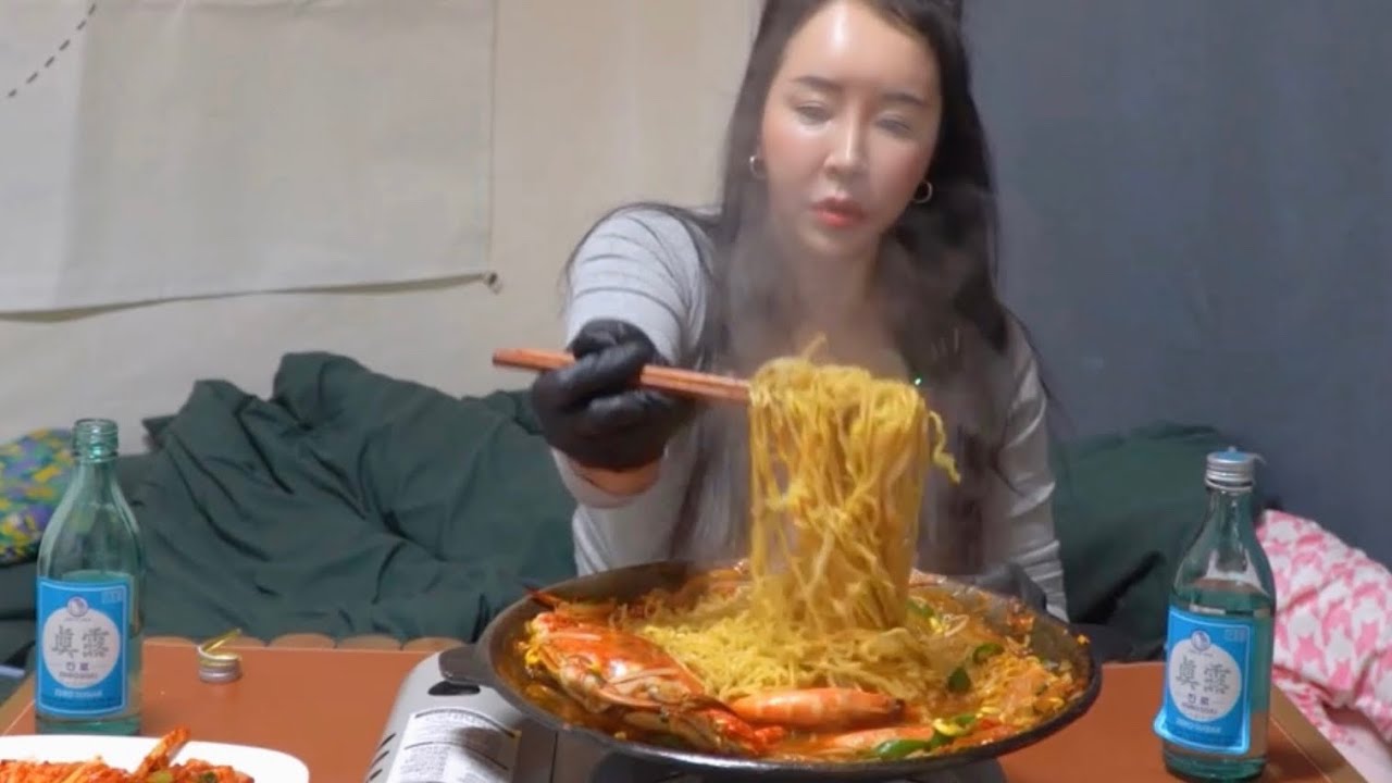 완전대리만족❗️해장하려다 술 더마시는🤤칼칼하고 시원한 매운 해장라면ㅣ틈새라면 먹방❗️혼술하는여자 술먹방