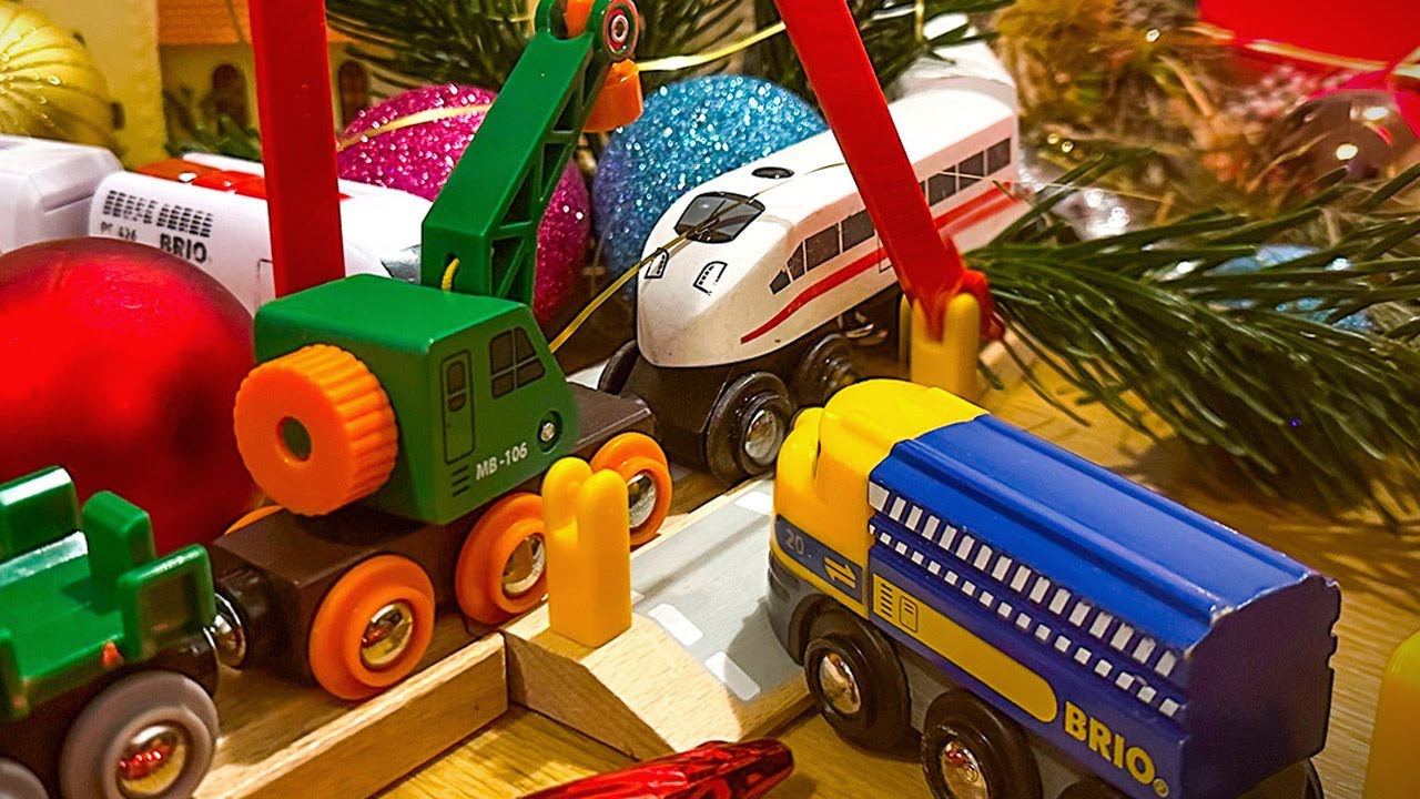 Züge feiern Weihnachten | Brio Spielzeug aus Holz für Kinder