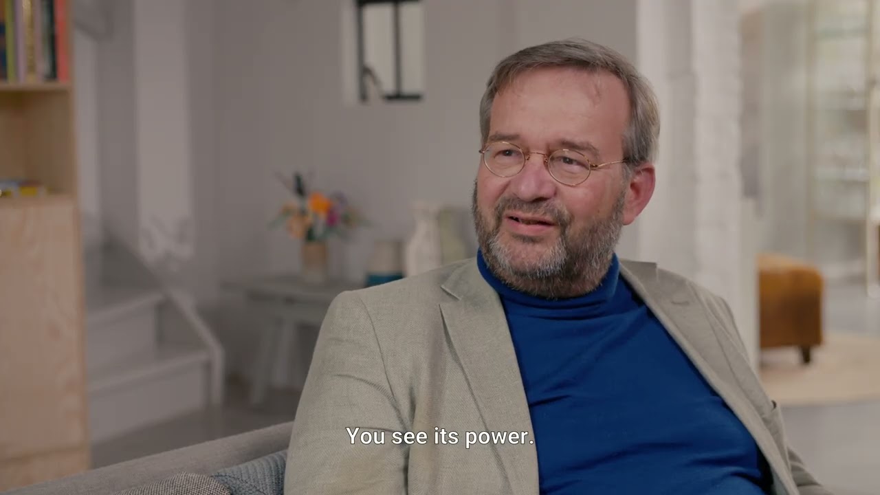 Noor and her father Jos about loneliness