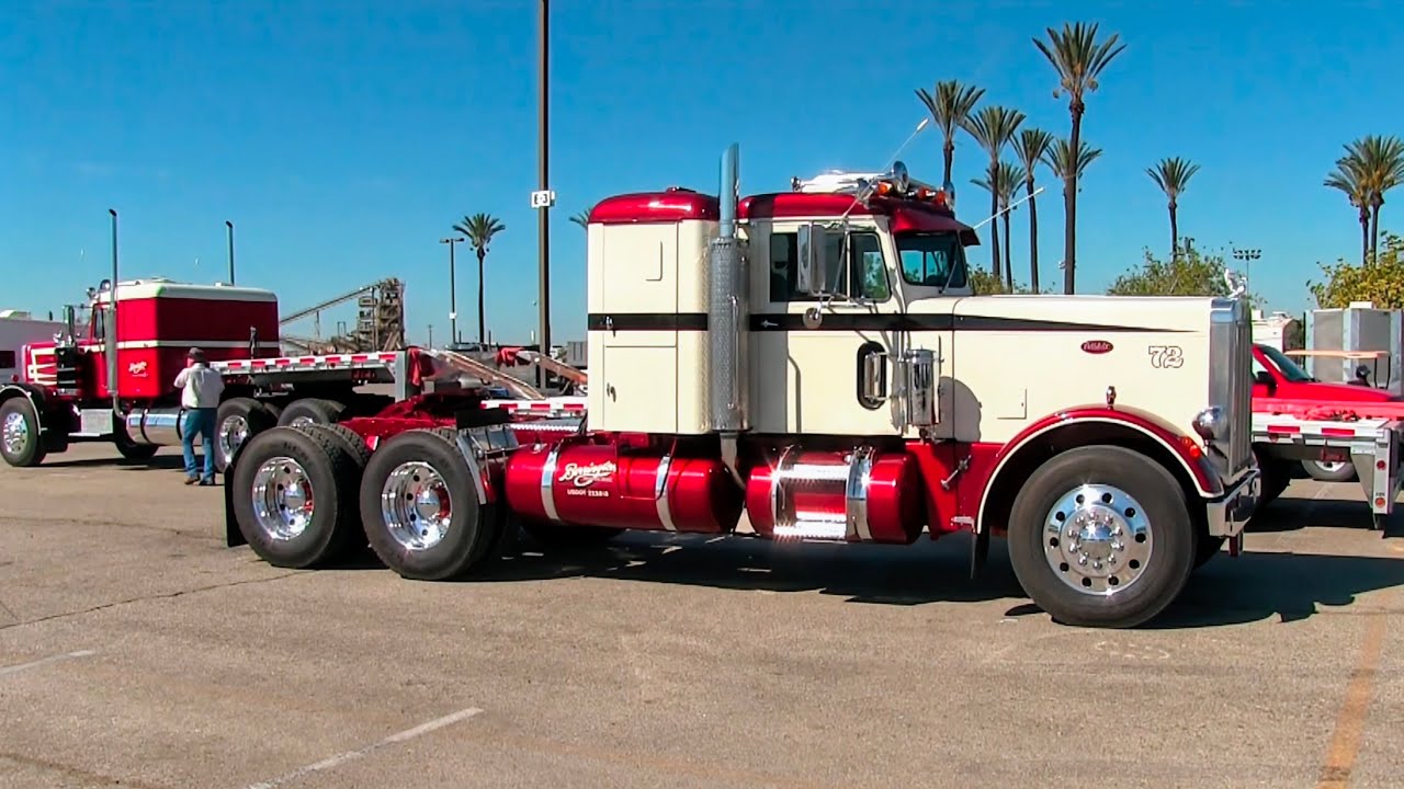 Walk-Around Of Berrington's CAT 1693-Powered 1972 Peterbilt 359 At Truckin' For Kids 2017