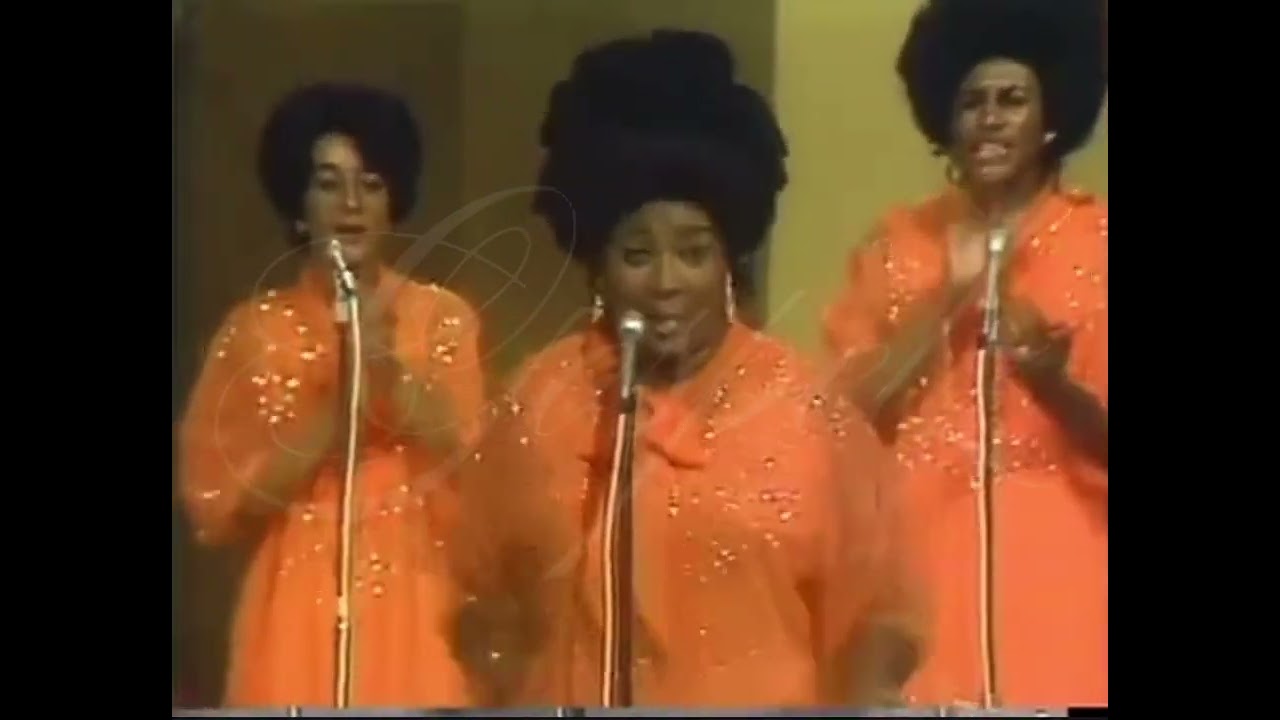 Calvin Statham Singers LIVE- “Travelin’ Shoes”