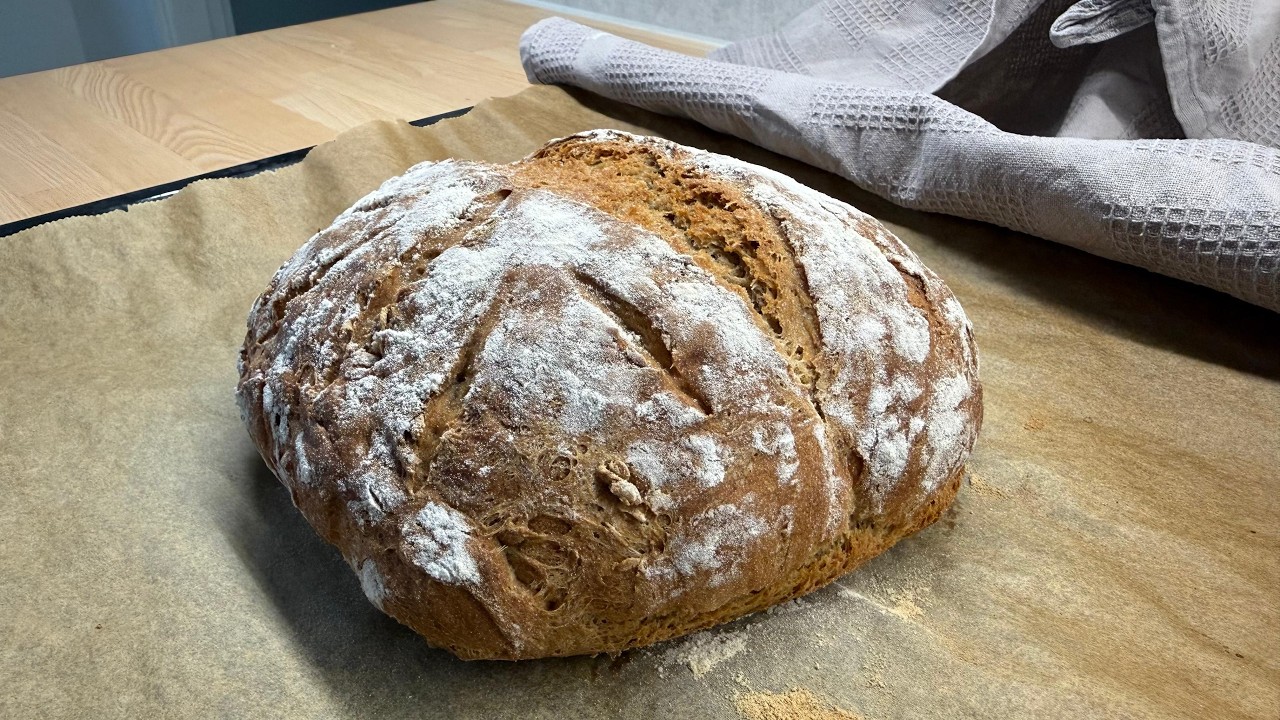 Itsetehtyä leipää alusta loppuun